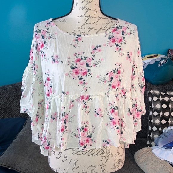 🎉 4 for $20 Mi Ami Floral Crop Top, Small - Picture 1 of 8